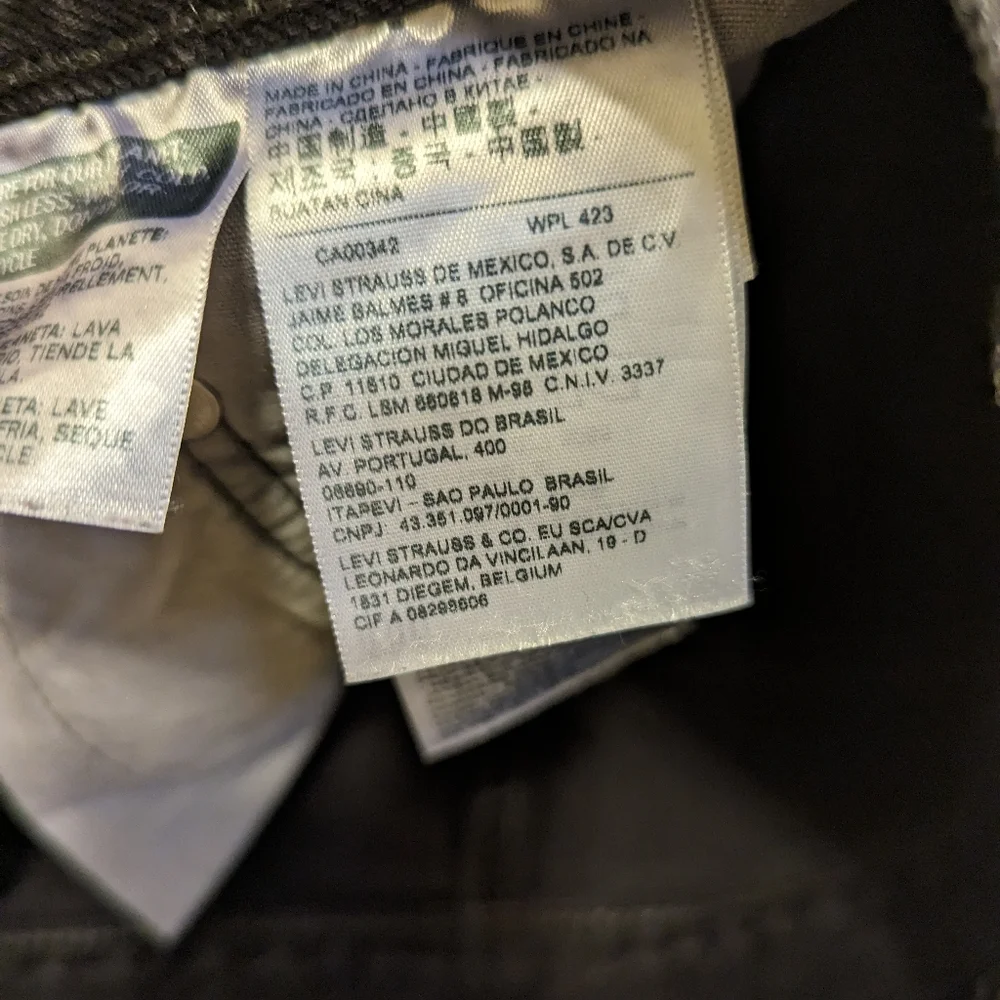 Levi's 501 black cut off raw hem button fly shorts size 31 - Picture 5 of 7